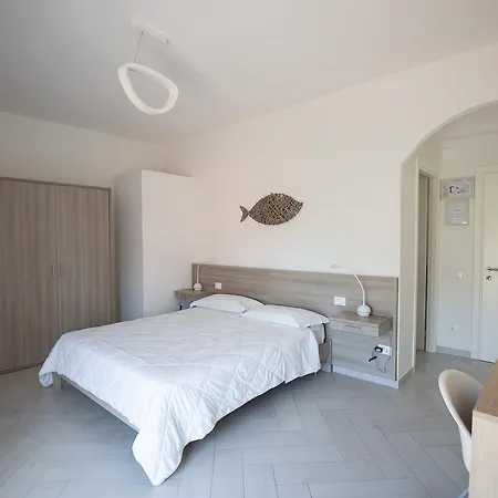 Hotel La Conchiglia Sul Mare 3*